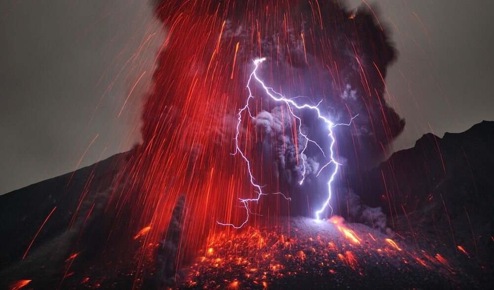 Volcanic lightning 2